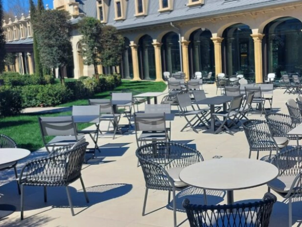 montaggio-arredo-di-lusso-per-hotel-montreal